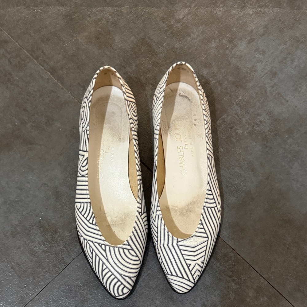 Charles Jourdan Geometric Black and White.
Made in France